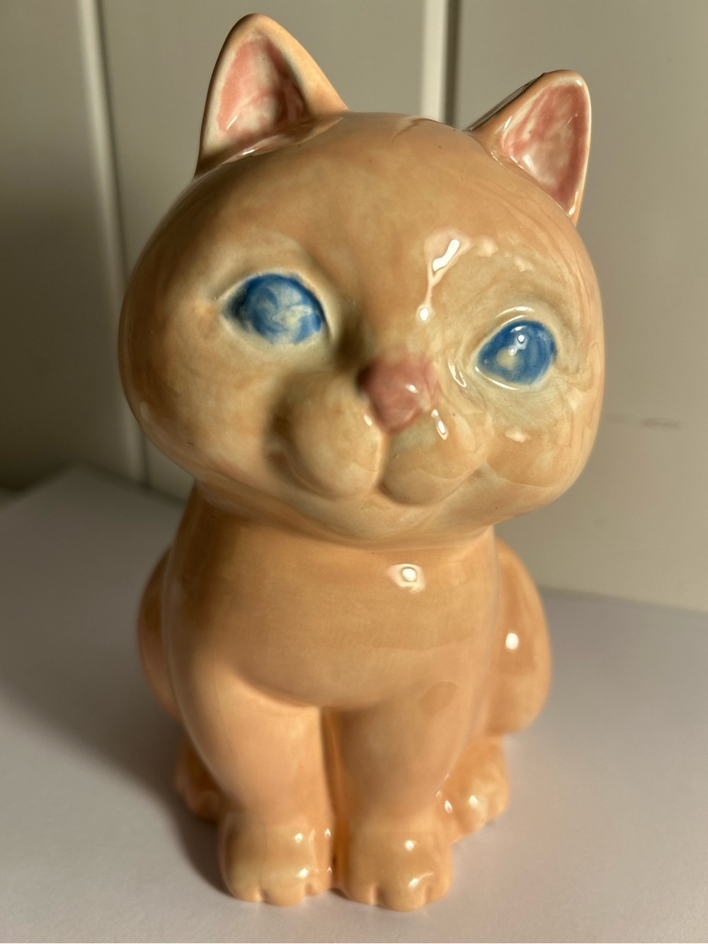 Vintage Ceramic Cat Figurine Kitsch Blue Eyes Hand Painted peach 6.5" Flaws